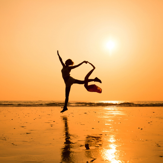 Sunset Ecstatic Dance — an integration modality at the retreat